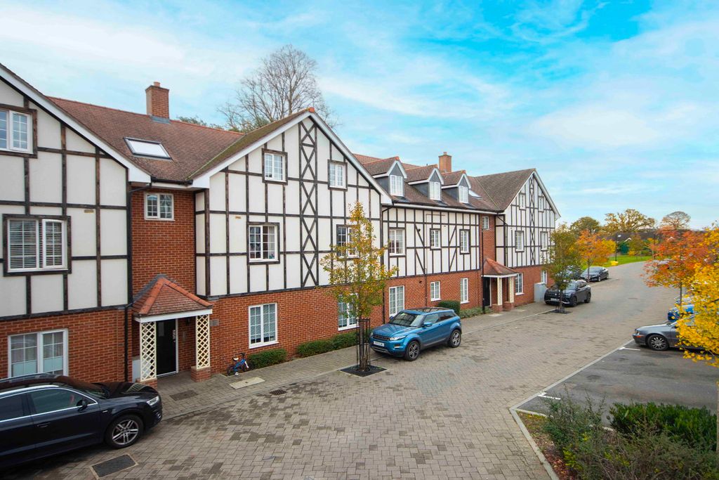 Property photo 2 of 18