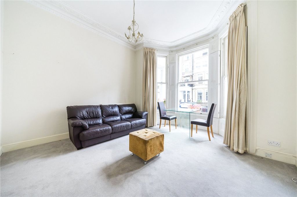 Property photo 3 of 8 Reception Room