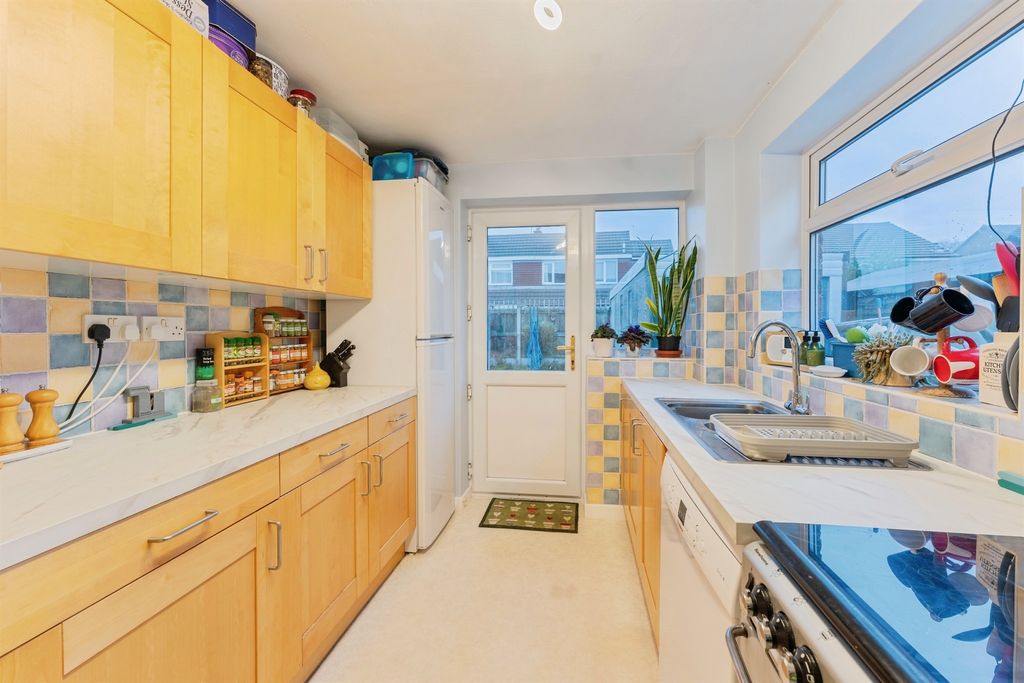 Property photo 3 of 17