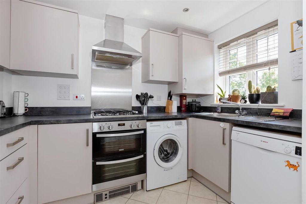 Property photo 3 of 22 Malthouse Way_10.Jpg