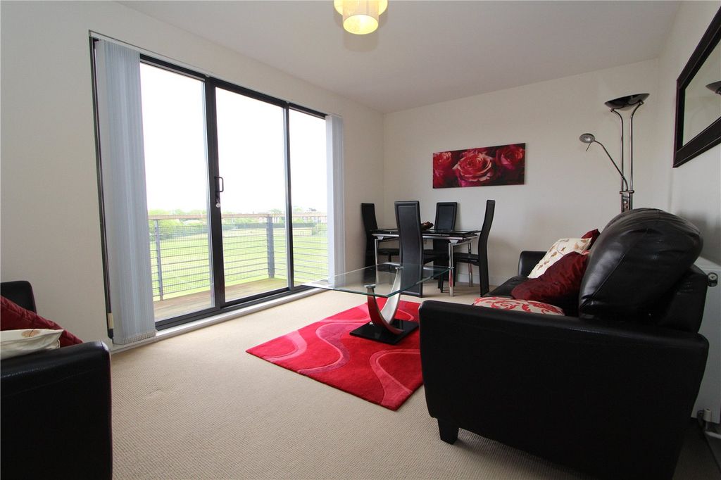 Property photo 3 of 5 Picture No. 06