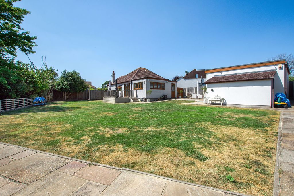 Property photo 2 of 17