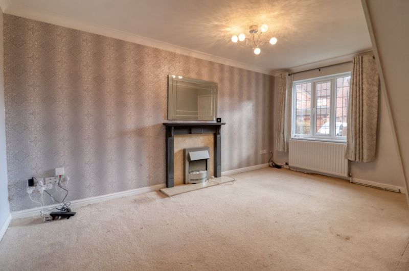 Property photo 3 of 10 Lounge