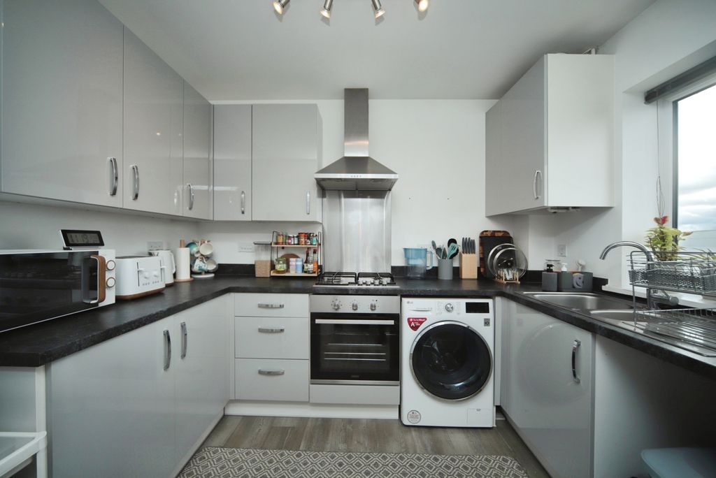 Property photo 2 of 13 Photo