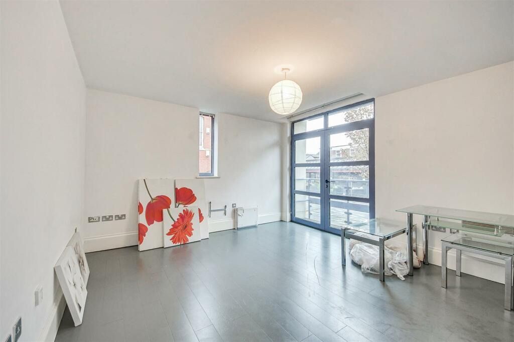 Property photo 2 of 13 4267973