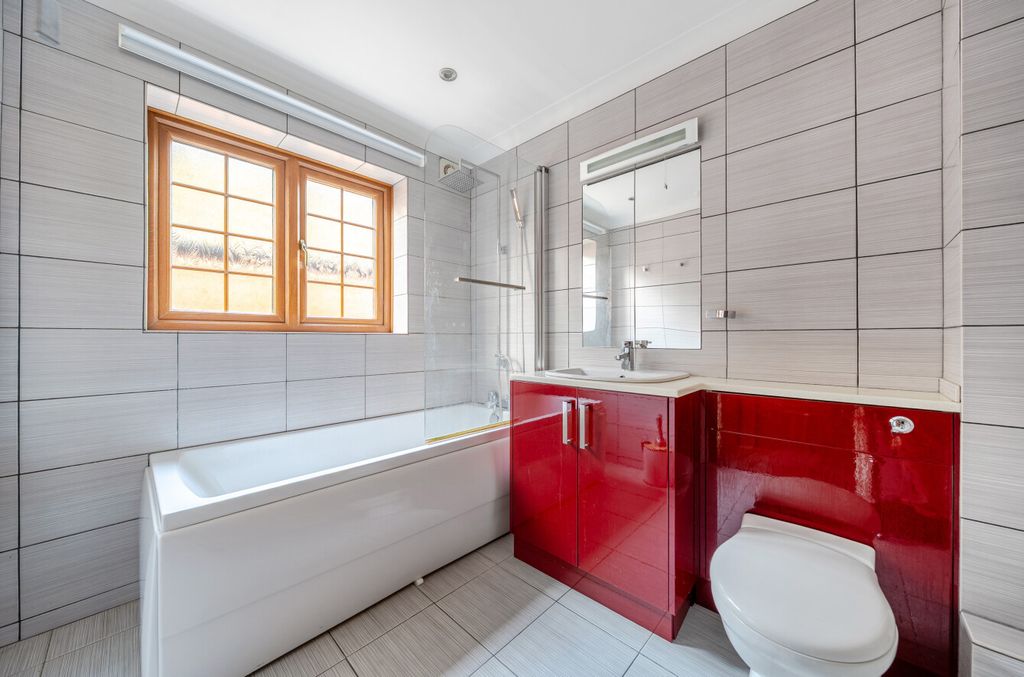 Additional image 7 of 4 bed detached house for saleThe Avenue, Fareham, Hampshire PO14