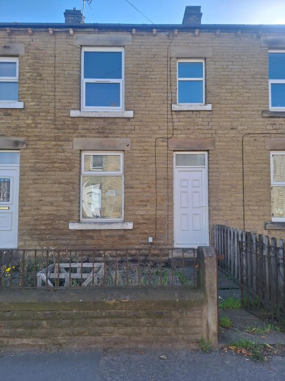 Property photo 1 of 6 2 Bed Terraced House- Horbury, Wakefield