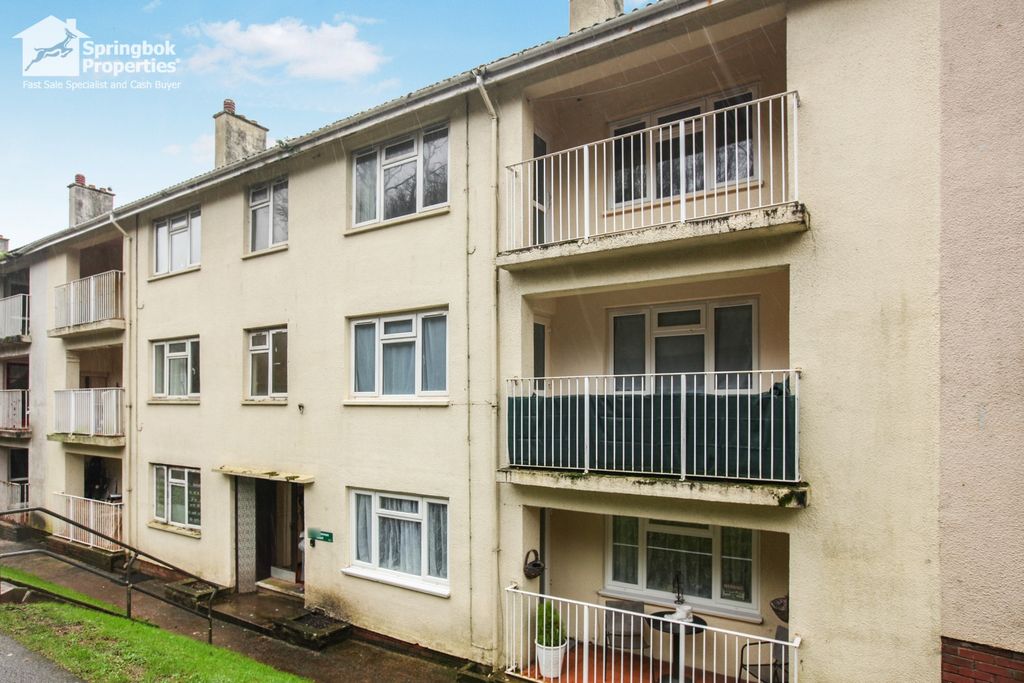 Property photo 1 of 7 Front View