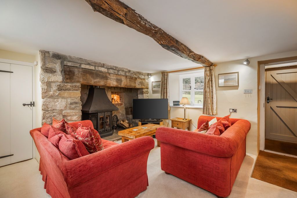 Property photo 2 of 17 Sitting Room