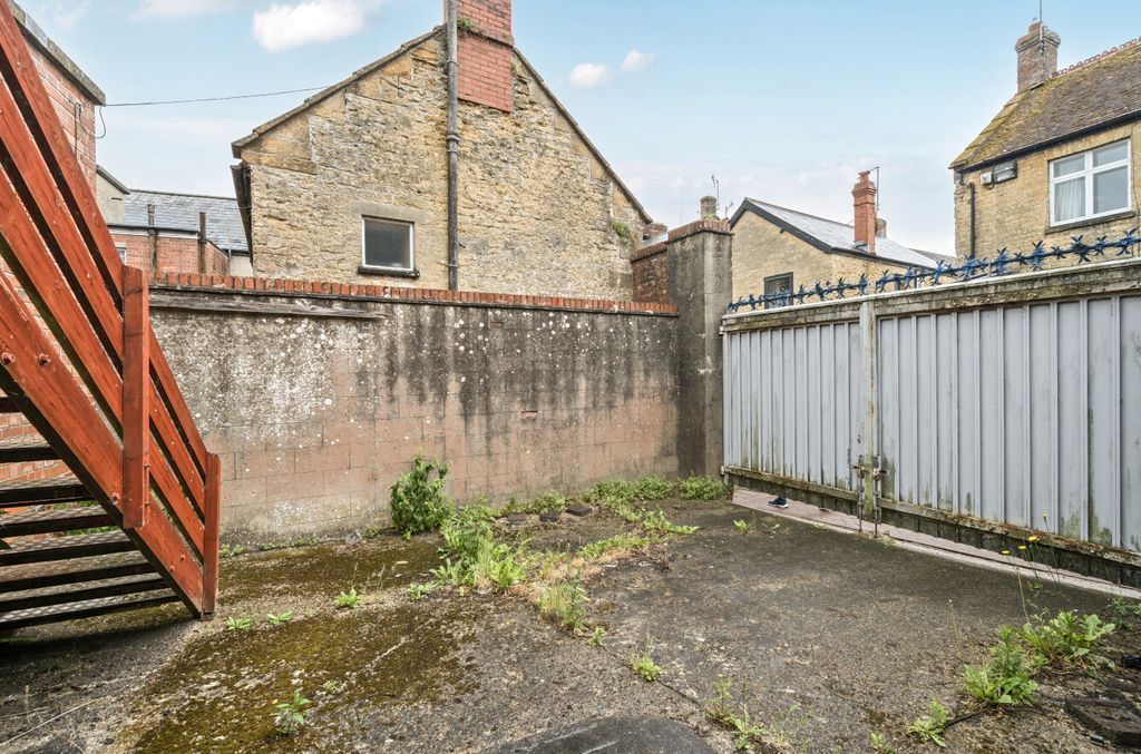 Property photo 3 of 21