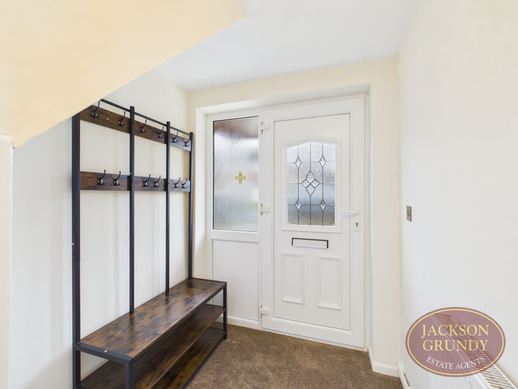 Property photo 2 of 11 Loxton Close