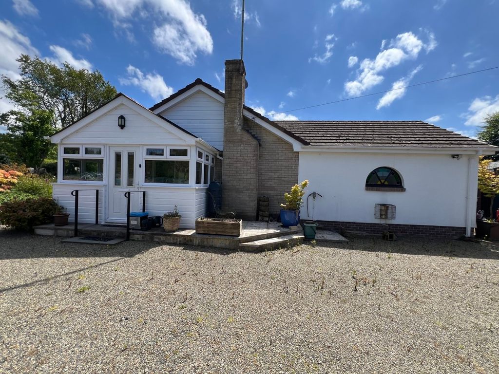 Property photo 2 of 39