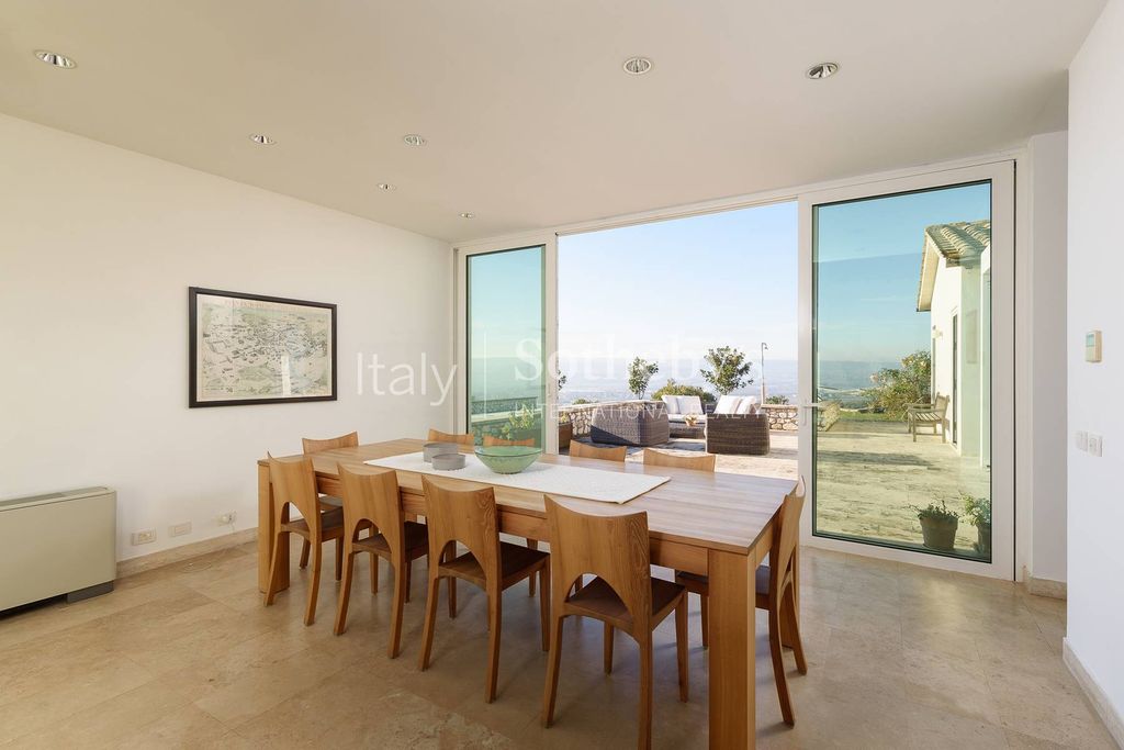 Property photo 2 of 29