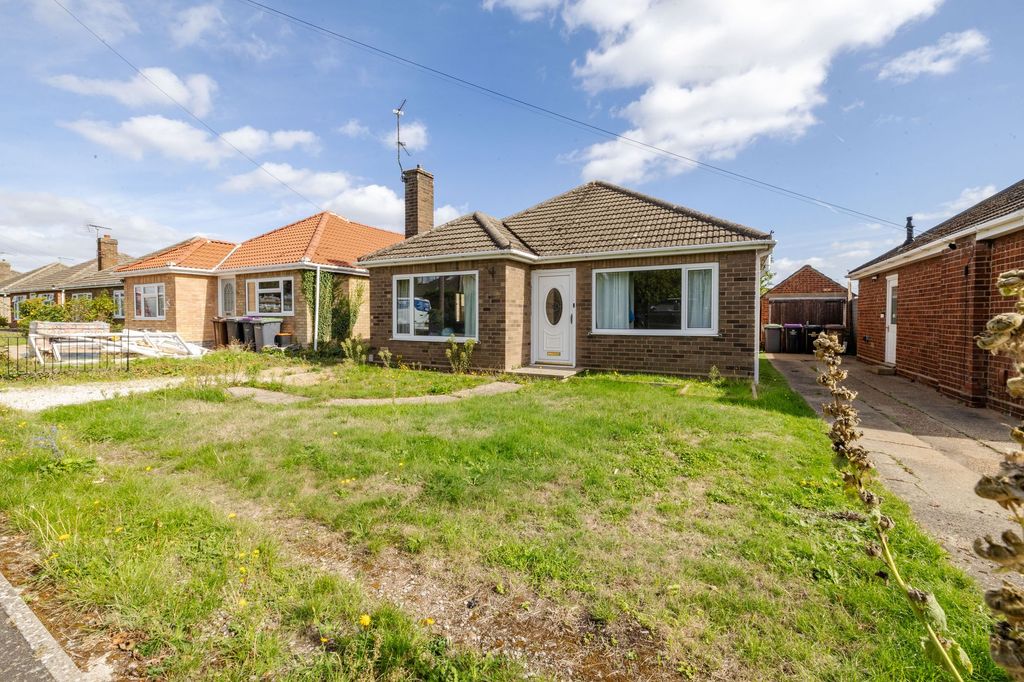 Property photo 1 of 16 Outside