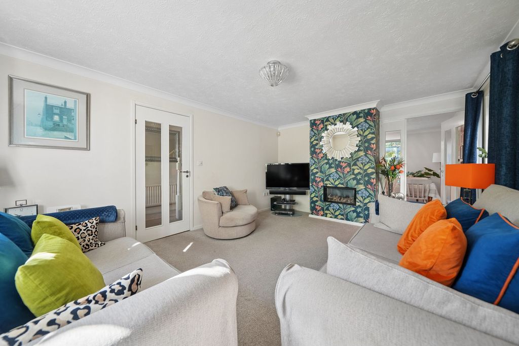 Property photo 3 of 32