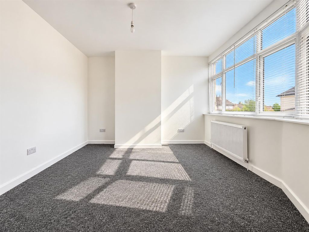 Property photo 2 of 15 4D7Ad724-95Dd-46Ac-84D4-17515Eb6B3CC.Jpg