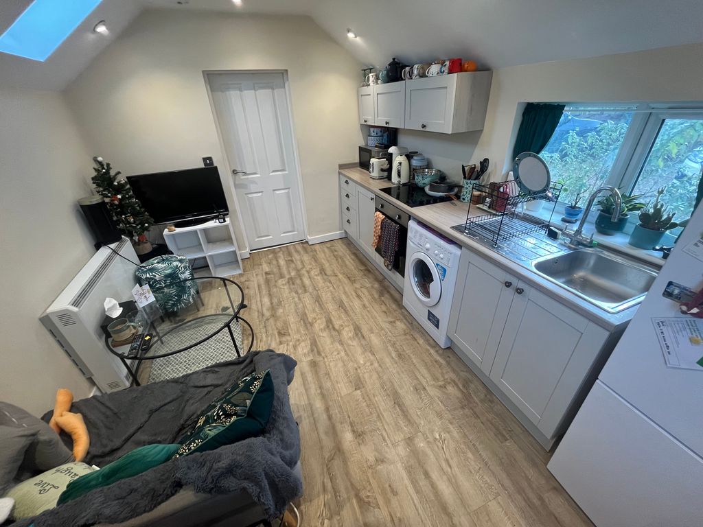 Property photo 3 of 7 Image