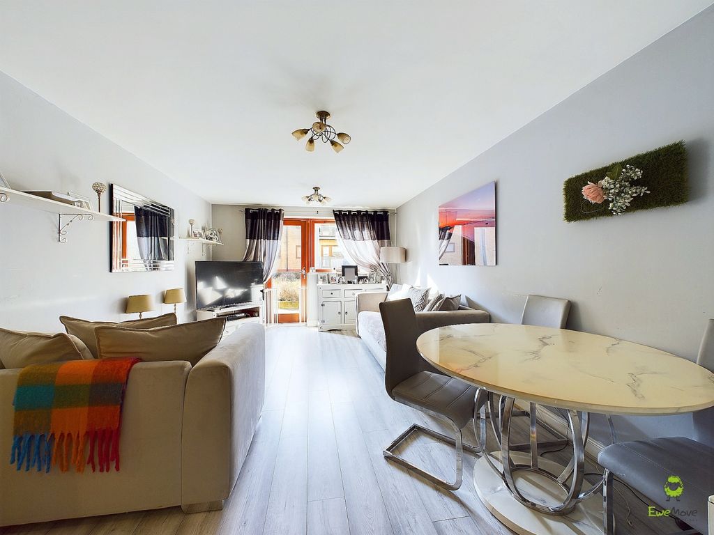 Property photo 2 of 11 Presented By Nicoleta At Ewemove Bexleyheath And D