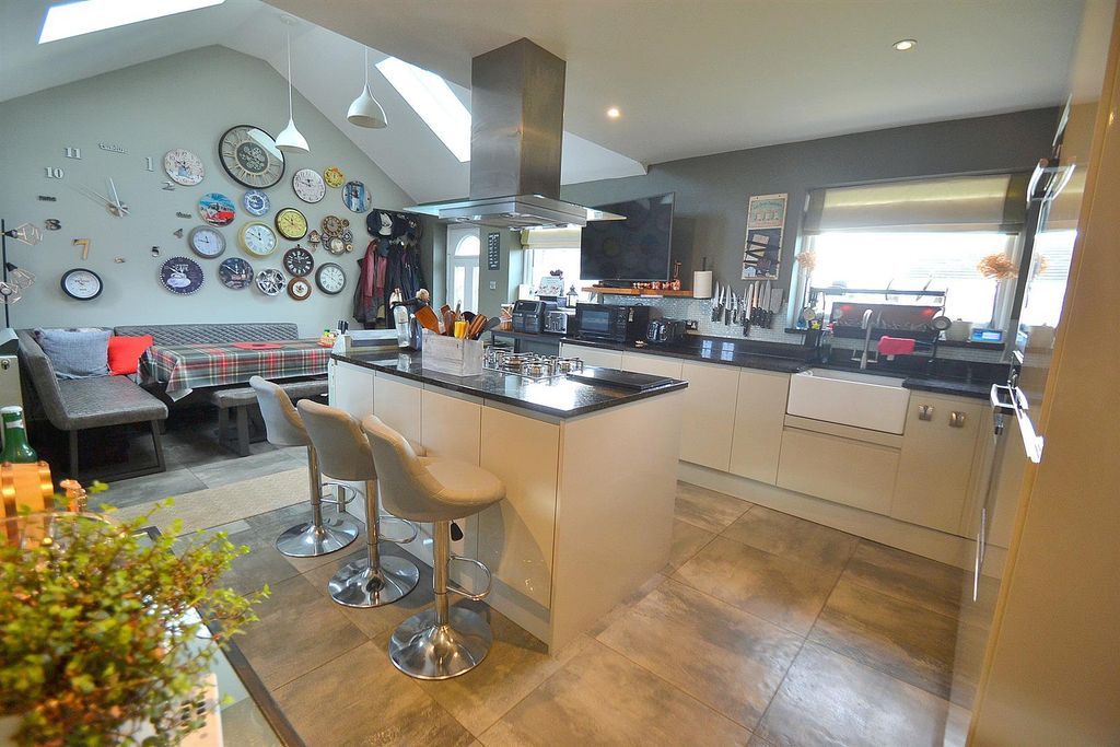 Property photo 3 of 16 11Bramblekit3.Jpg