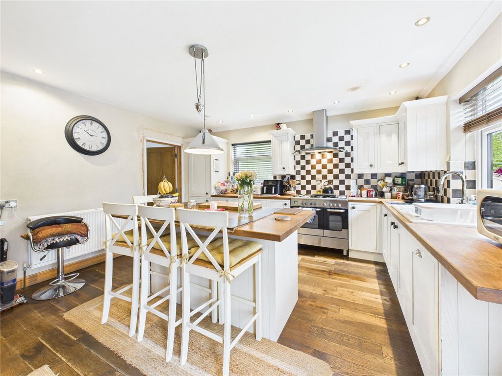 Property photo 3 of 27 Picture No. 06