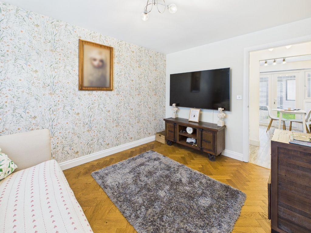 Property photo 3 of 17 4575596