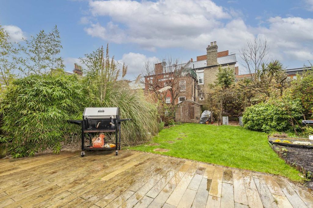 Property photo 2 of 11