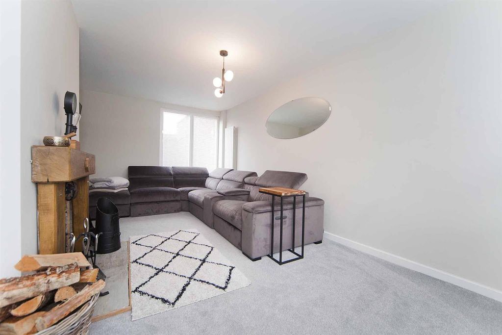 Property photo 3 of 21