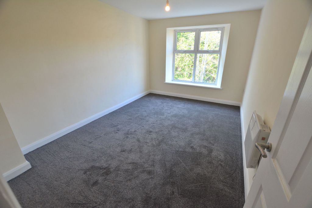 Property photo 3 of 42