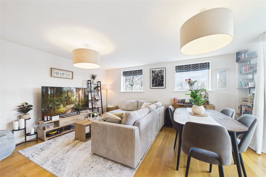 Property photo 2 of 9 Picture No. 16