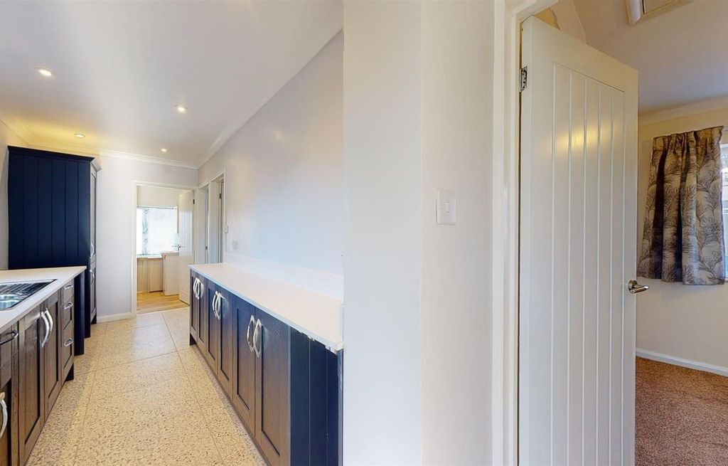 Property photo 3 of 9 Picture 3