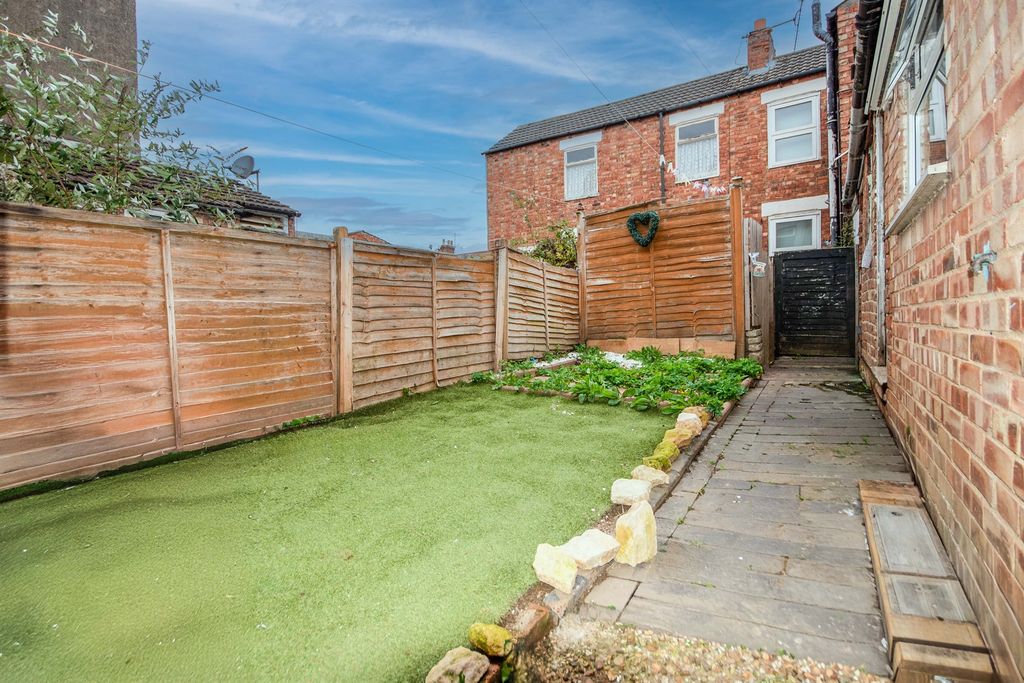 Property photo 2 of 8