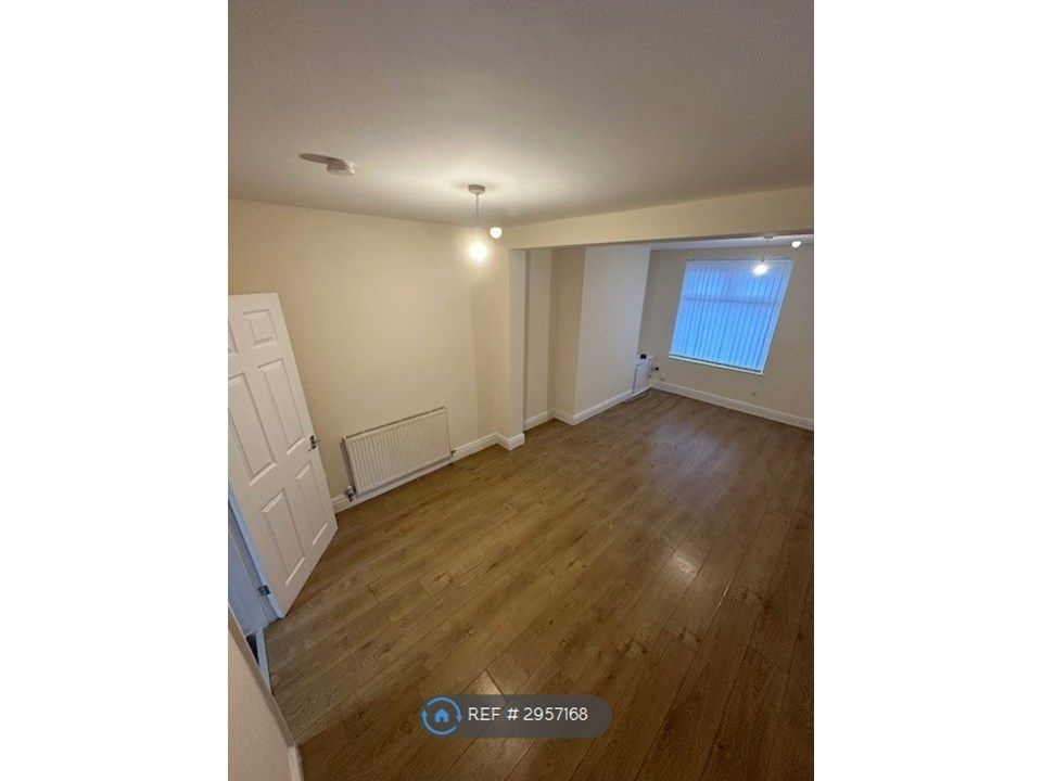 Property photo 3 of 25 Lounge & Dining Room
