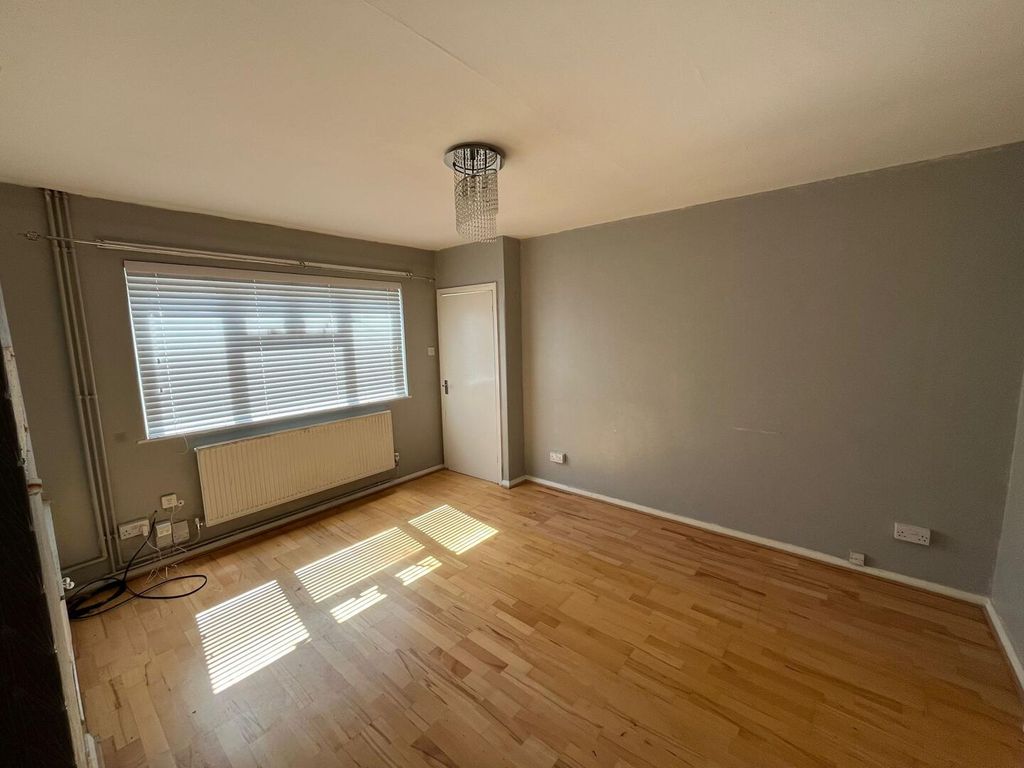 Property photo 3 of 15 Living Room