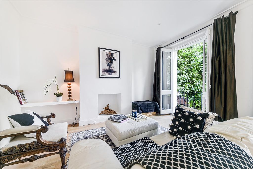 Property photo 1 of 10 B, 67 Blomfield Road-12.Jpg