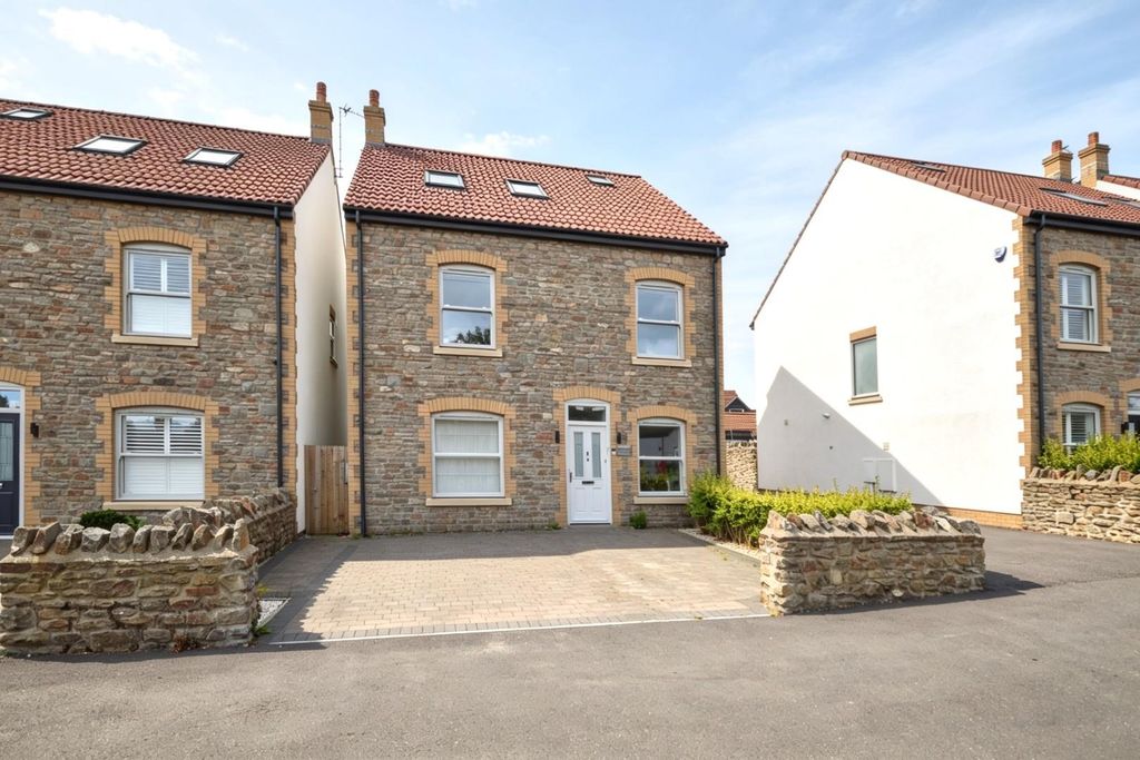 Property photo 1 of 32 Outside