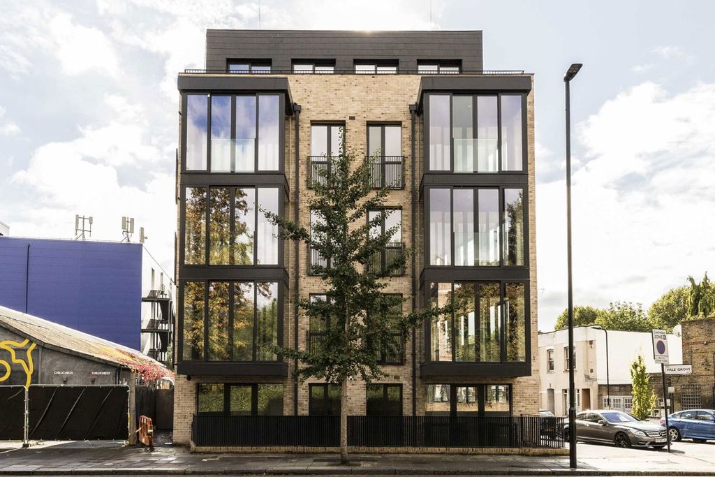 Property photo 1 of 8