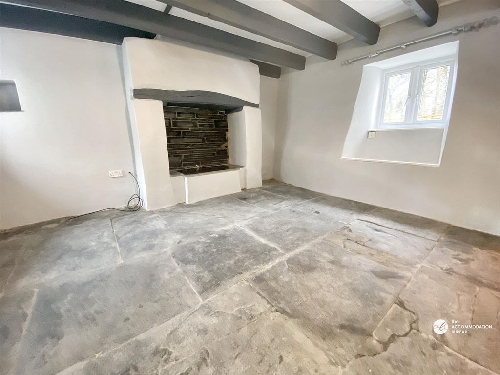 Property photo 2 of 24 Lounge