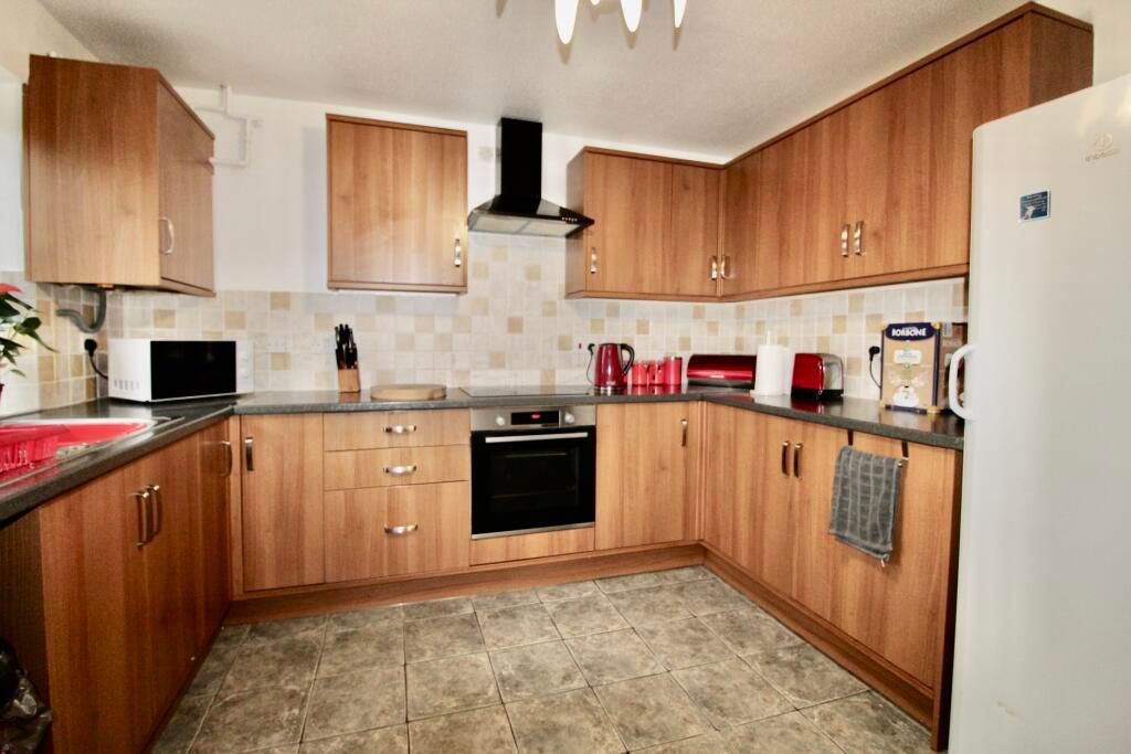 Property photo 2 of 18
