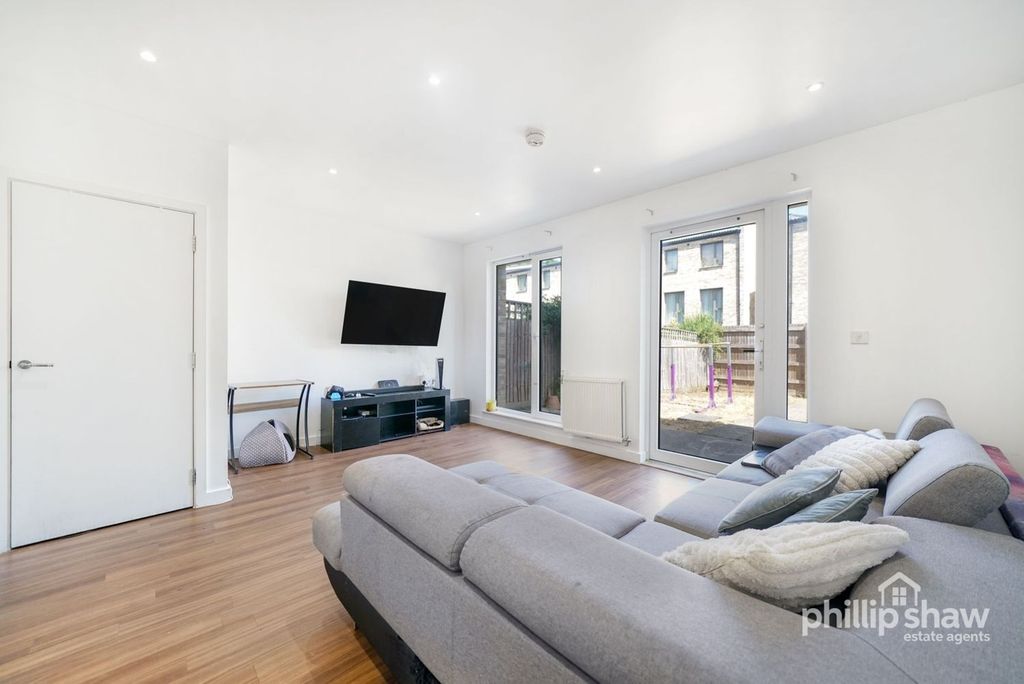 Property photo 3 of 17