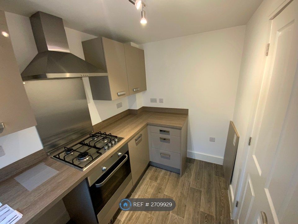 Property photo 3 of 13 Kitchen