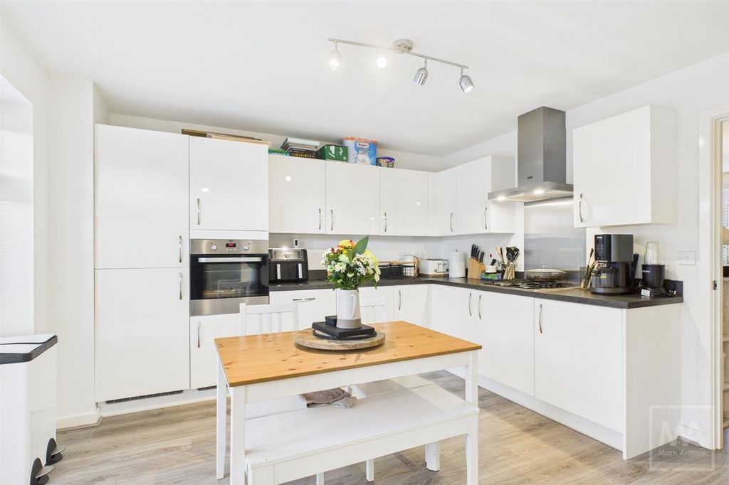 Property photo 2 of 15 Kitchen/Diner