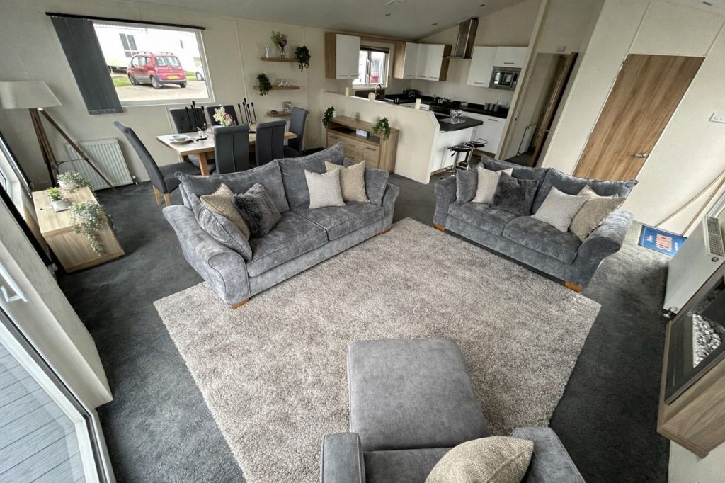 Property photo 2 of 14 Willerby Cadence 2015 Vs095995 132499102.Jpeg