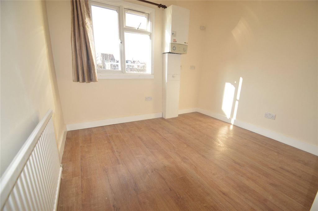 Property photo 3 of 5 Picture No. 04
