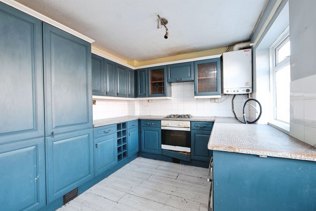 Property photo 3 of 16