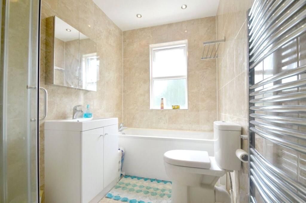 Property photo 3 of 10 4