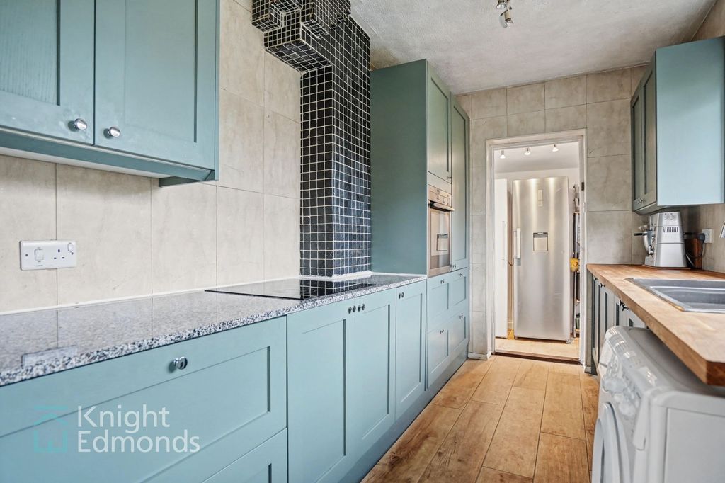 Property photo 2 of 24 Kitchen