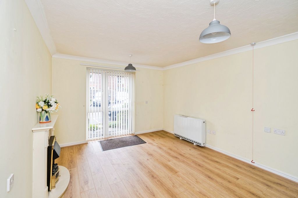 Property photo 3 of 17 Photo