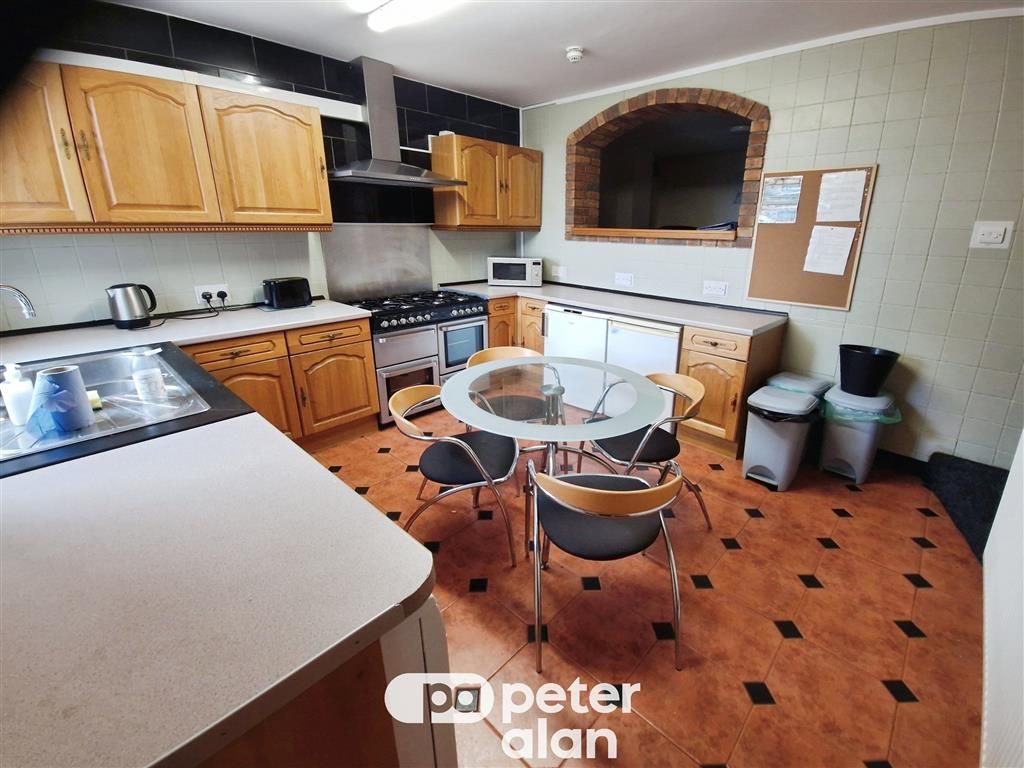 Property photo 1 of 21 Balcony