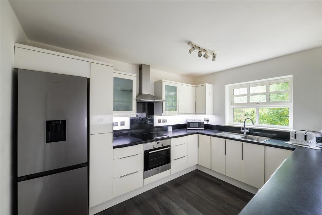 Property photo 3 of 10 10 Westhouse New Internals-5.Jpg