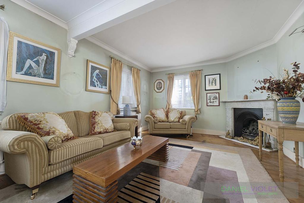 Property photo 2 of 21